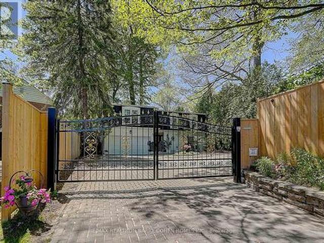 321 Lawrence Avenue E, Toronto, ON, M4N 1T8 house for sale | Listing ID C13704 | Royal LePage