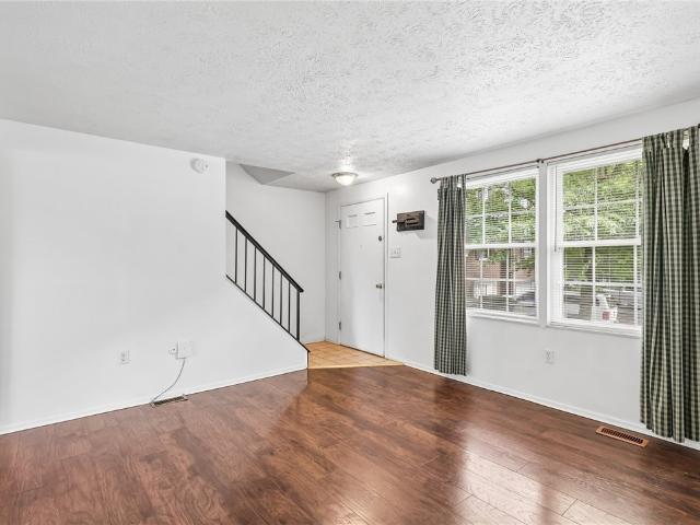 321 Laporte Ct