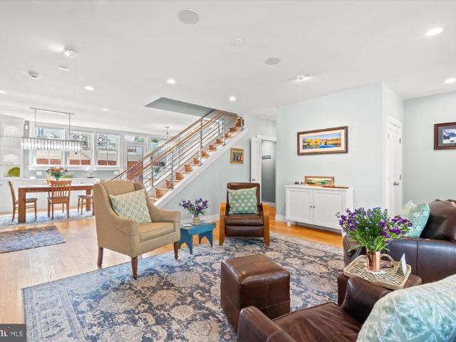 321 N Columbus Street