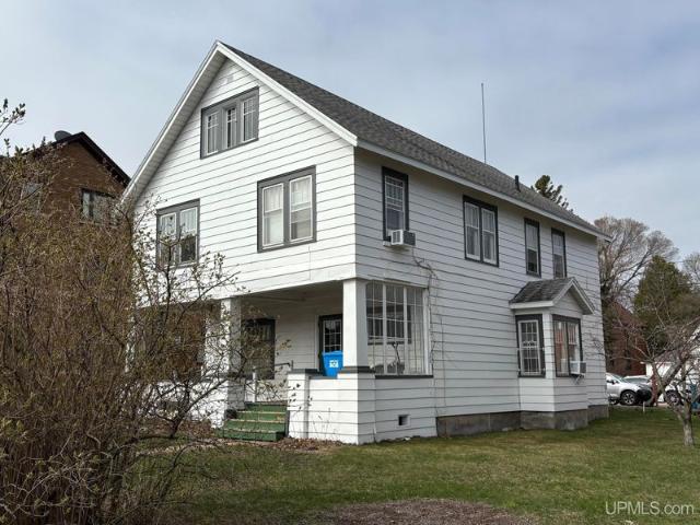 321 N Front St, Marquette, MI