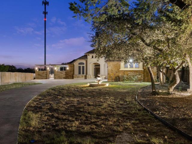 321 Sarahs Ln
