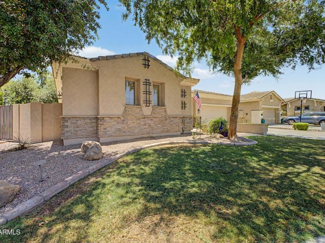 3225 e cardinal court