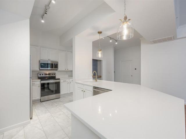3225 Turtle Creek Boulevard # 226