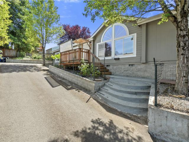 3228 ne lombard st