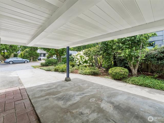3222 NE 85th Street