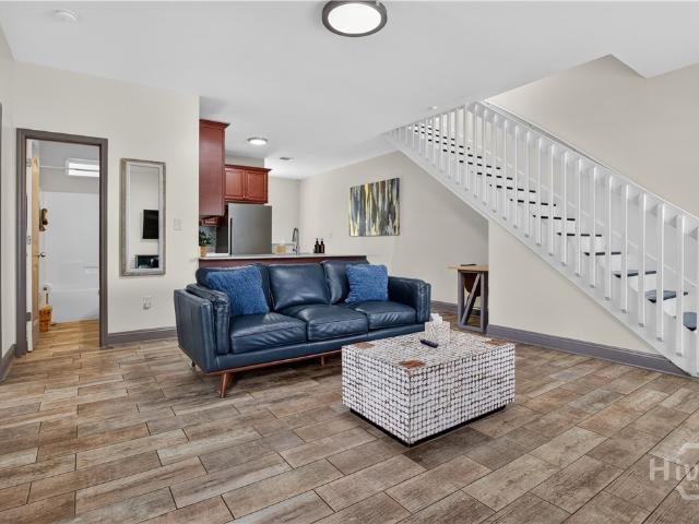 3222 Oakwood Drive