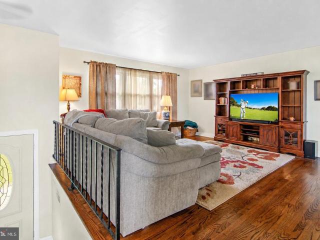 3223 Suffolk Lane