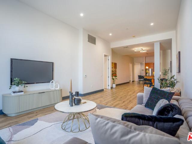 3223 W 6th St, Unit 205, Los Angeles, CA 90020 | MLS #26712