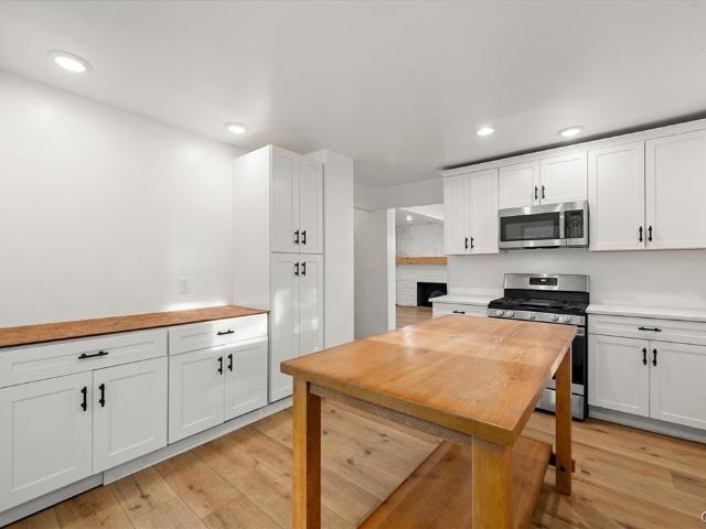 3223 W Seneca Tpke