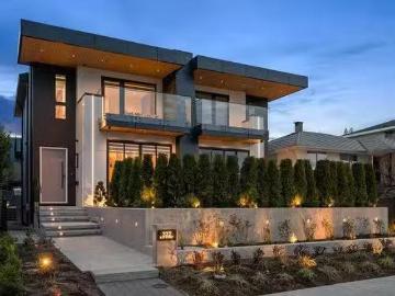 322 18 Street E, North Vancouver, BC, V7L 2Y9 duplex for sal.