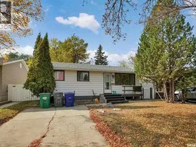 322 Brock Crescent, Saskatoon, SK, S7H 4N5 house for sale L.
