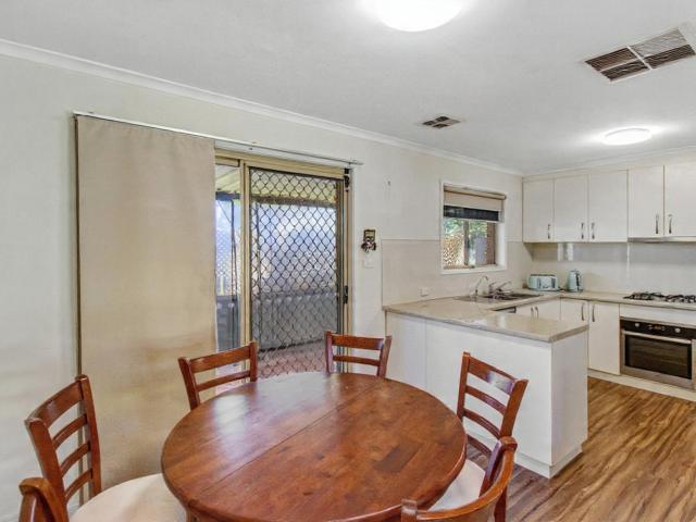 3/22 Dove StreetMount Austin NSW 2650, Australia