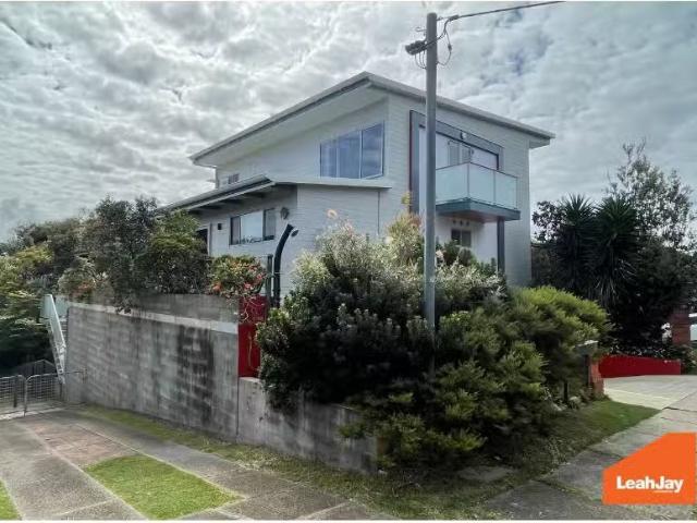 3/22 Light Street, Bar Beach Apartment for rent Listed by Lea.