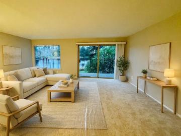 322 N 134th St, Unit 203, Seattle, WA 98133 | MLS #2459