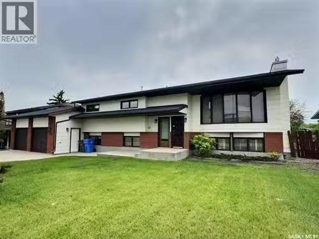 322 Spruce Drive, Estevan, SK, S4A 2G1 house for sale Listi.