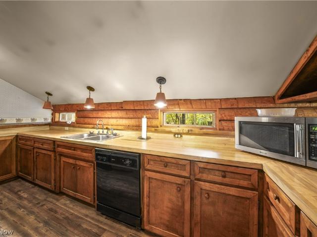 3239 Salineville Road NE