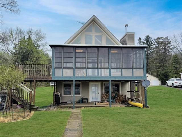 3230 Lakeview Drive