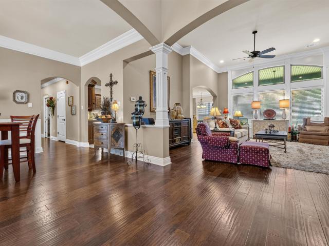 3233 Falling Water Rd