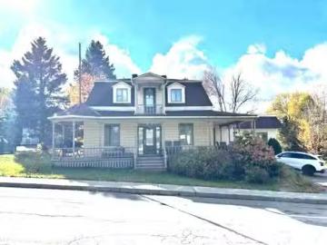 323 14E Avenue, La Guadeloupe, QC, G0M 1G0 house for sale L.