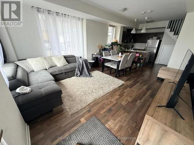 323 1 Whites Road, Pickering, ON, L1V 1R4 townhouse for lease | Listing ID E13592 | Royal LePage
