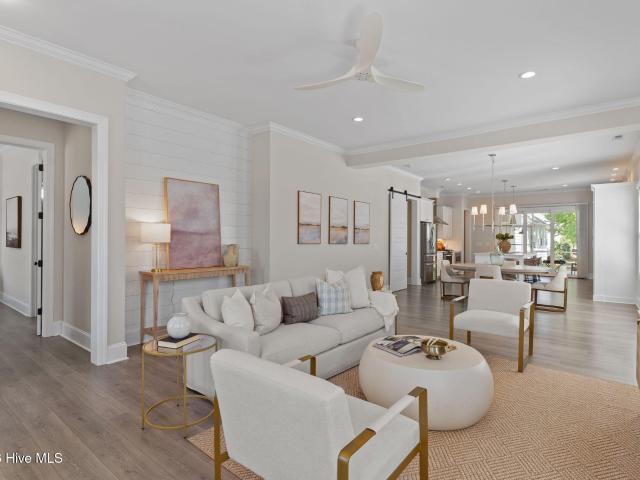 323 Cornubia Drive