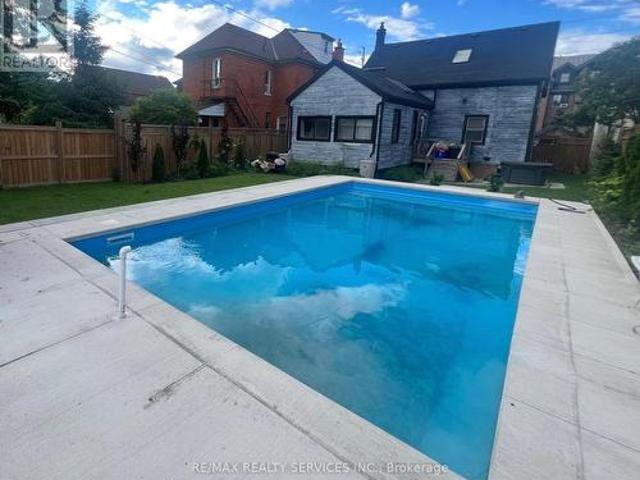 323 Charlton Avenue W, Hamilton, ON, L8P 2E6 house for sale | Listing ID X14083 | Royal LePage
