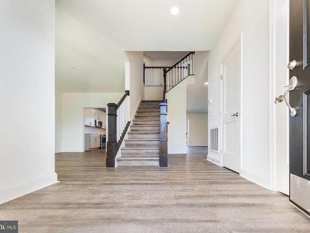 323 Chenowith Drive