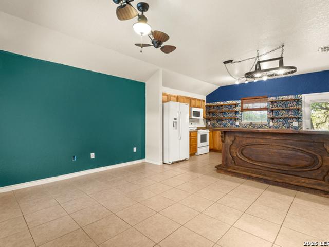 323 Lexington Pass