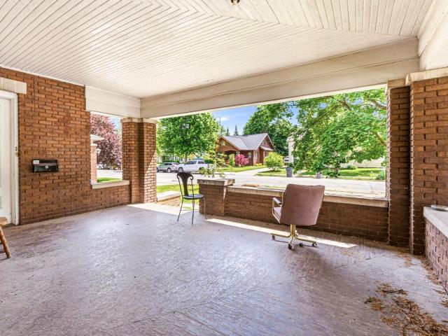323 S 6th Street