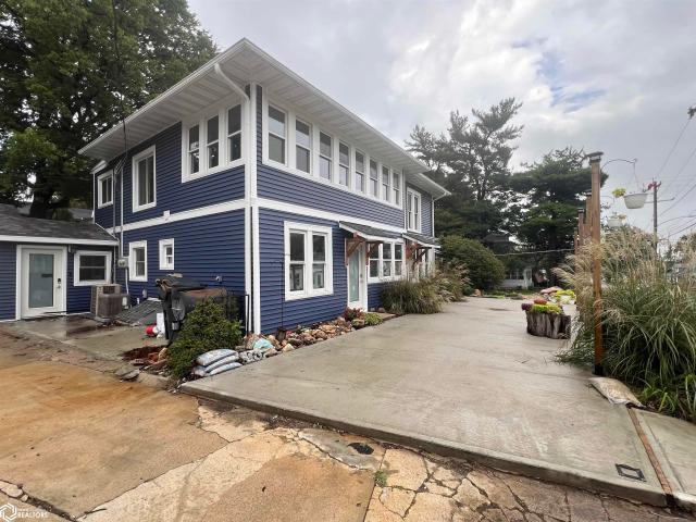 323 S 18th Street