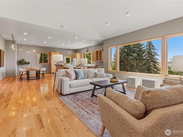 323 Stoneybrook Lane