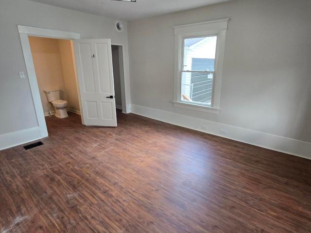323 W 2nd Street