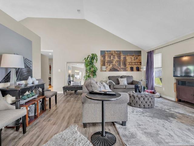3244 S Southern Oaks Drive