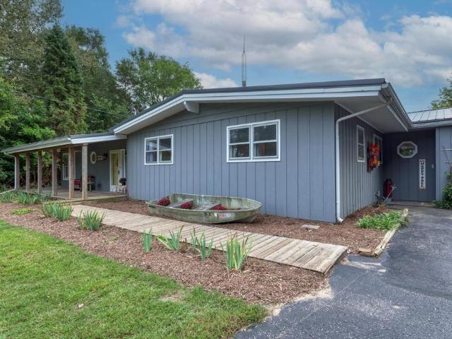 3245 N Lakeside Drive