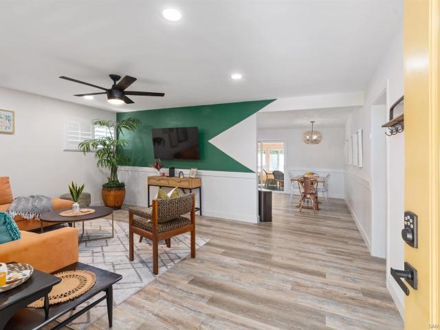 3245 Carolyn Dr