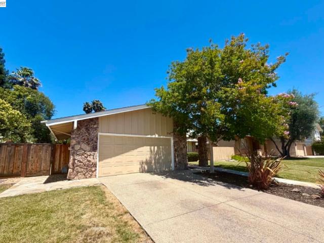 3247 Ensenada Dr