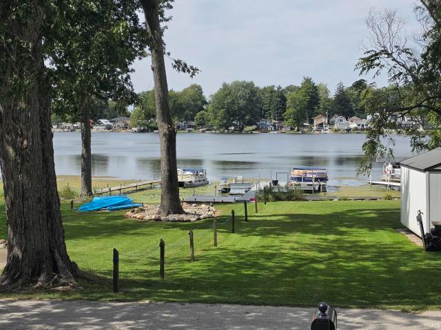3247 SE Lakeshore Drive