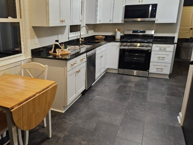 3248 Hilltop Circle