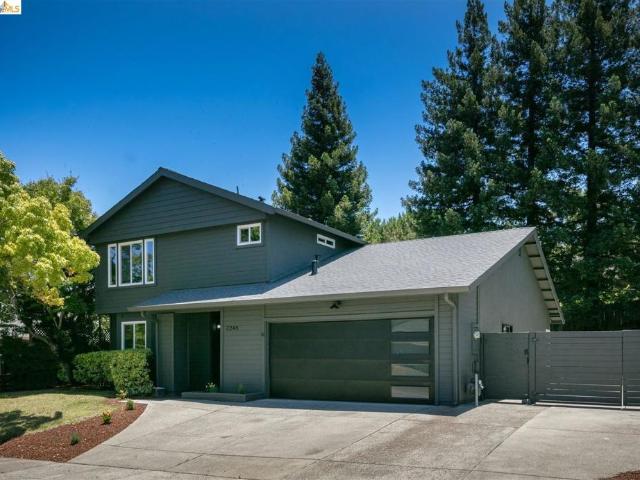3248 Twin Oaks DR