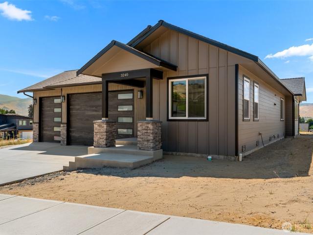 3240 NW Brianna Avenue