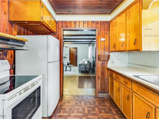 3240 Oak Street Extension