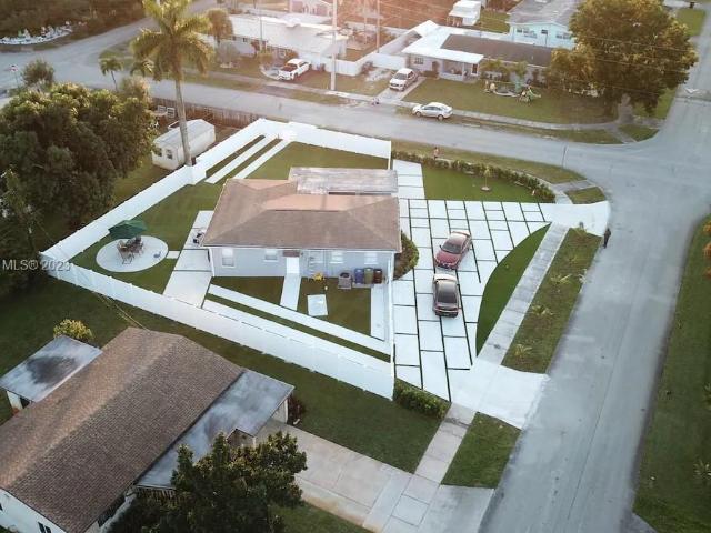 3240 SW 17th St, Fort Lauderdale, FL 33312 | MLS #R11021
