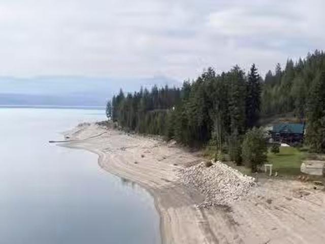 3242 Highway 23, Nakusp, BC, V0G 1R1 Luxury House for sale.