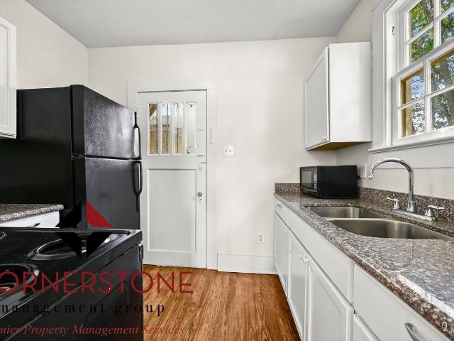 3243/3245 Ivanhoe Street 2 Bedroom Apartment for Rent at 3243/3245 Ivanhoe Street, Baton Rouge, LA 70802 Garden District
