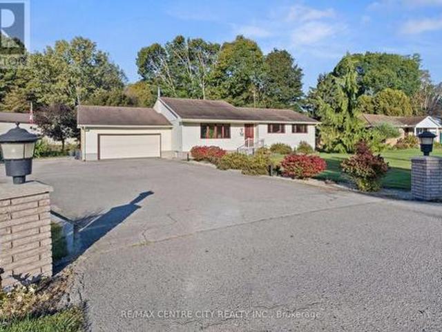 324 Carlow Road, Central Elgin Port Stanley, ON, N5L 1B6 house for sale | Listing ID X13843 | Royal LePage