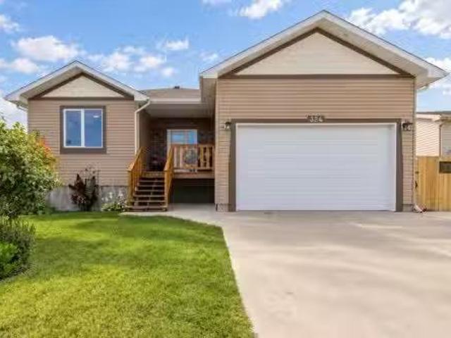 324 E 350 N, Raymond, AB, T0K 2S0 house for sale Listing ID.