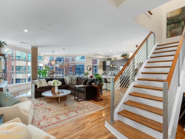 324 E Main St 419