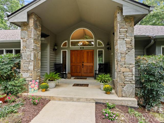 324 Kenmure Drive