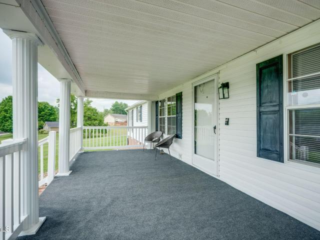324 Louise Lane