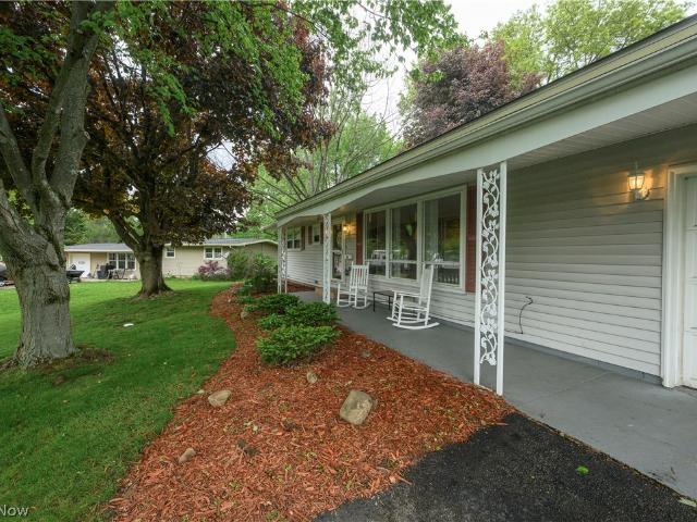 324 Lynn Circle NW